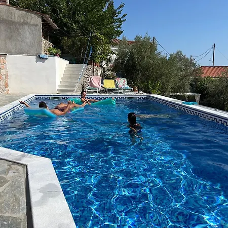 Hébergement de vacances Maison Charme Avec Piscine Privee, Pres De La A Sappounakeika, Tyros Sapounakeika